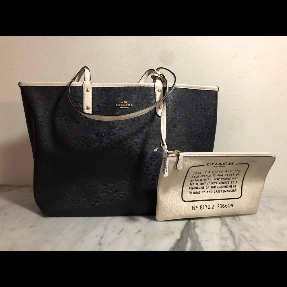 Coach F36609 Reversible City Tote Black/white